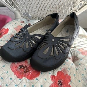 JBU Women’s Flats Velcro Closure Sz 10